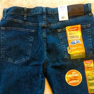 Wrangler Advanced Comfort Blue Jeans | 36 W x 29 L